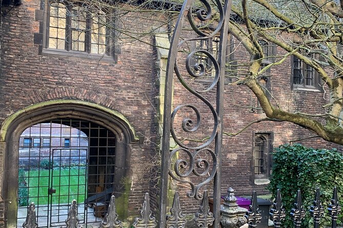 Creepy Cambridge - Cambridges Most Entertaining Ghost Walk - Tour Details and Accessibility