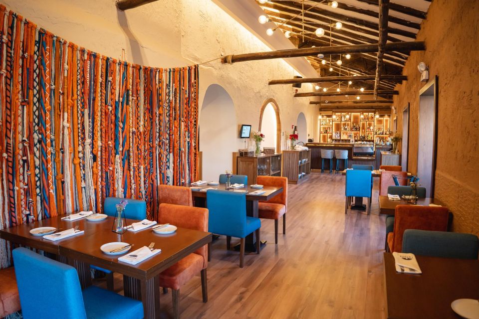 Cusco: Folkloric Andean Show & 3-Course Dinner at Tunupa - Venue and Location