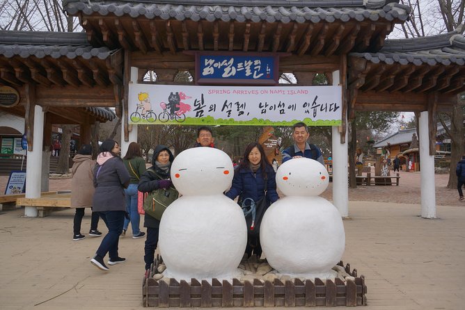 Customized Private Seoul Tour: Palace, Market Etc(Airport Option) - DMZ Area and Nami Island