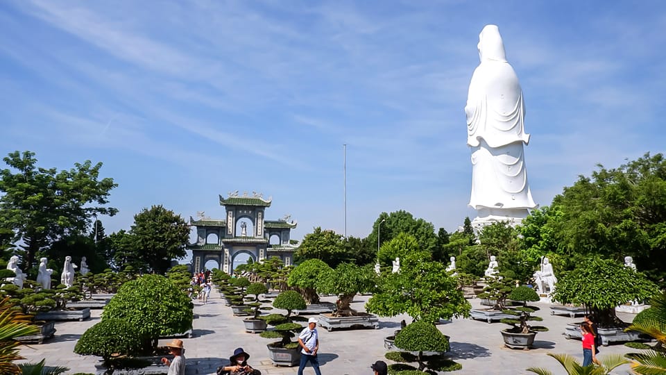 Da Nang: Lady Buddha, Marble Mountains, and Am Phu Cave Tour - Discovering Am Phu Cave