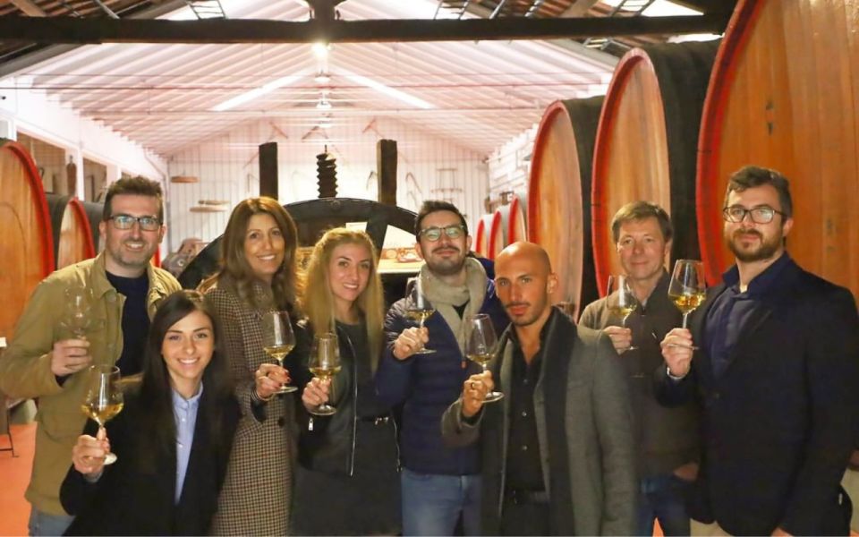 Degustibuss Experience: Wine Tasting Dressed in Pink in Rome - Event Highlights