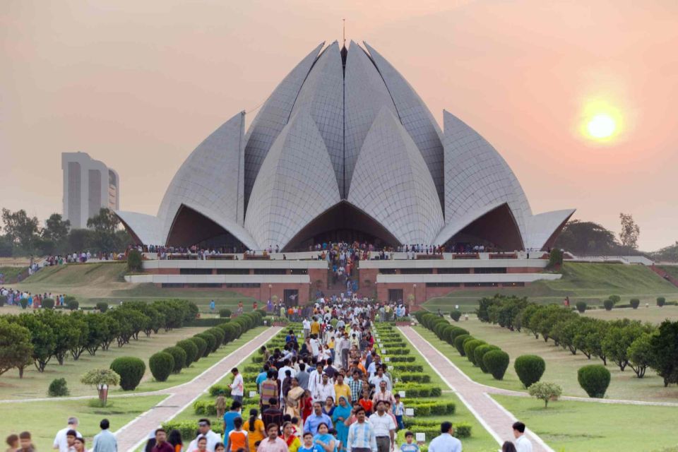 Delhi Airport to Airport: Guided Layover Delhi City Tour - Guided Tour Experience