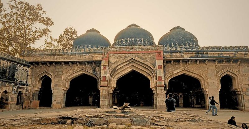 Delhi: Hazrat Nizamuddin Basti Guided Bike Tour With Picnic - Booking Information