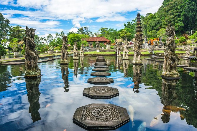 East Bali Tour: Lempuyang Temple - Gate of Heaven, Tirta Gangga, Virgin Beach - Exploring Taman Ujung