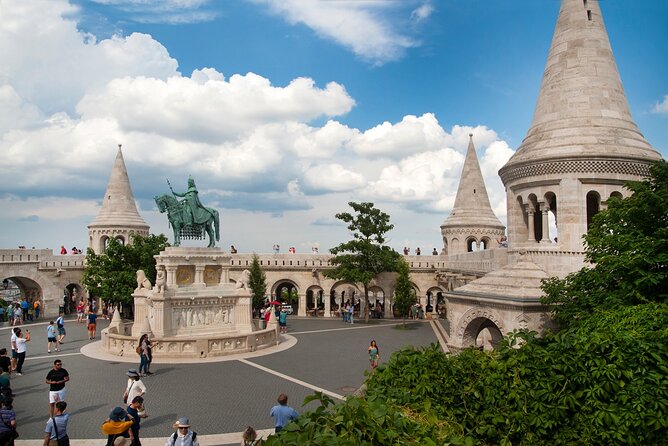 Essential Walking Tour - Discovering St. Stephens Basilica