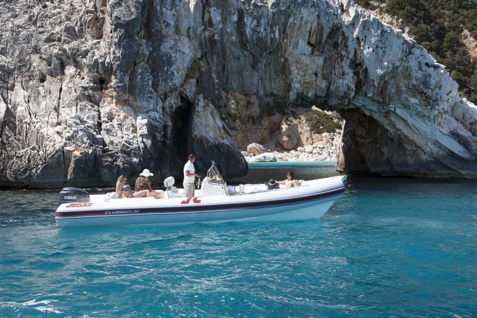 Exclusive Dinghy With Skipper - Price and Duration