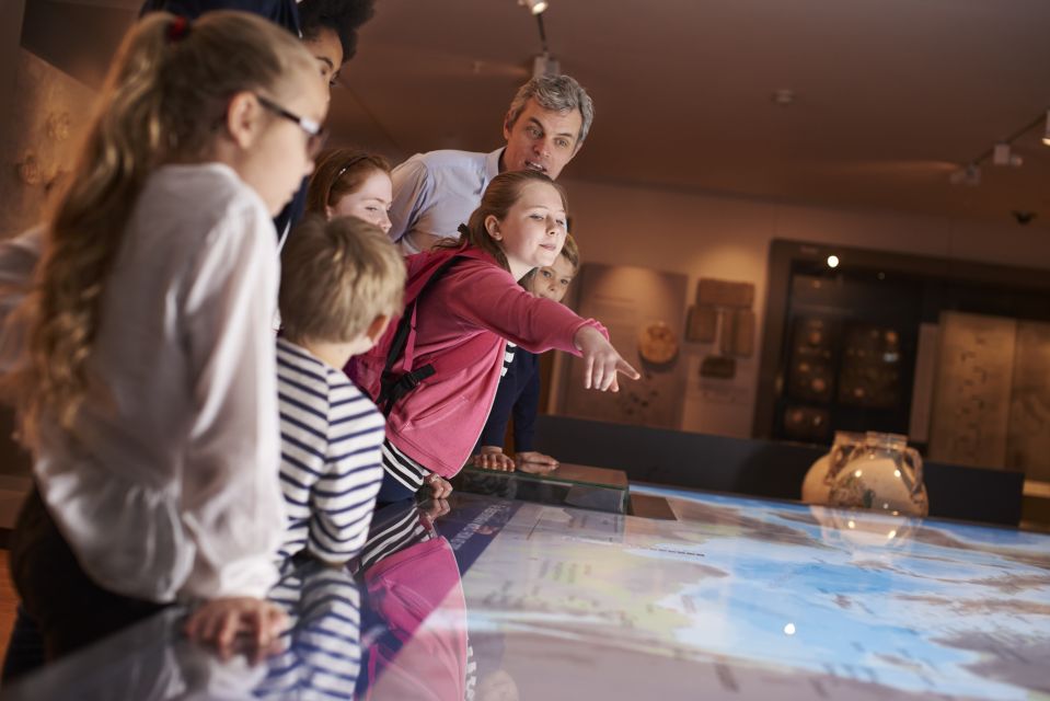 Family Tour of Linz's Old Town, Pöstlingberg and Grottenbahn - Meeting Point and Accessibility