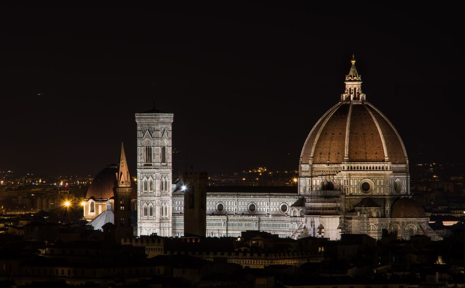 Florence by Night: 2-Hour Walking Tour - Discovering Renaissance Landmarks