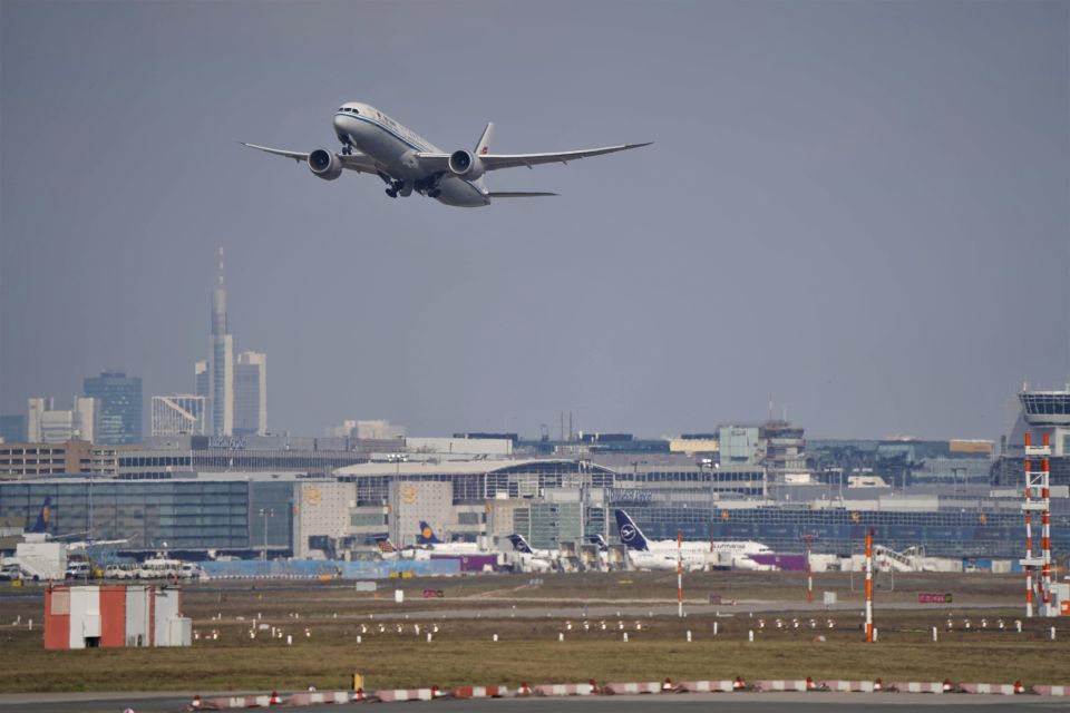 Frankfurt: Meet & Greet Assistant at Airport - Additional Services