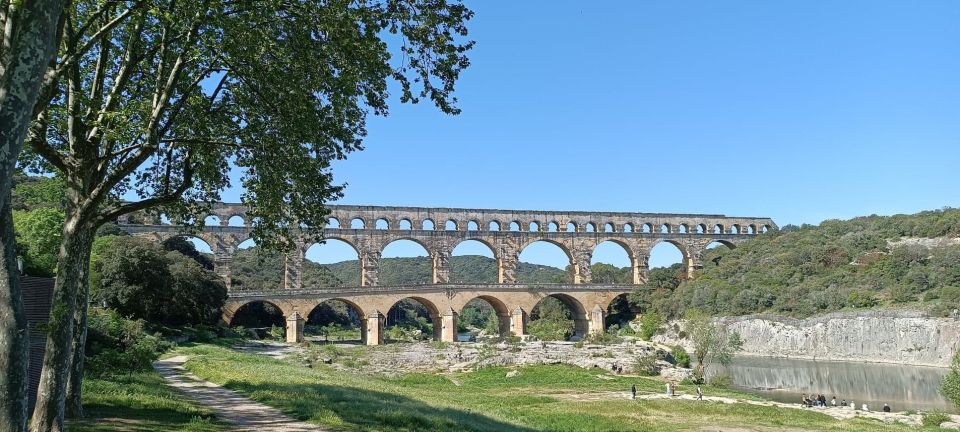 From Aix-en-Provence: Avignon City Highlights Guided Tour - Meeting Point