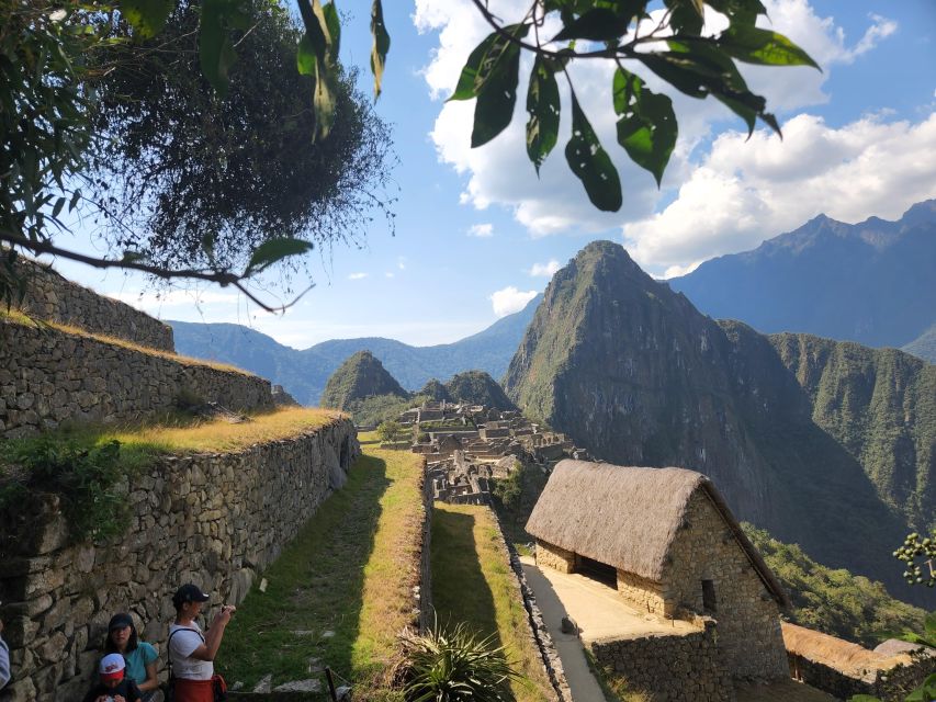 From Cusco: Machupicchu Full Day Tour With Expedition Train - Exploring Aguas Calientes