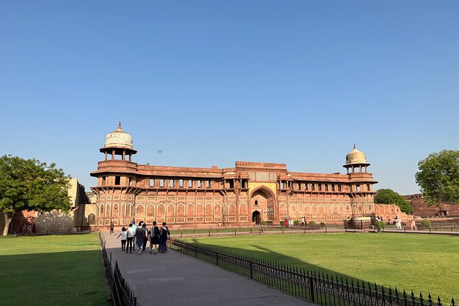 From Delhi: Taj Mahal Sunrise and Agra Fort Tour by Private Car - Agra Fort Exploration