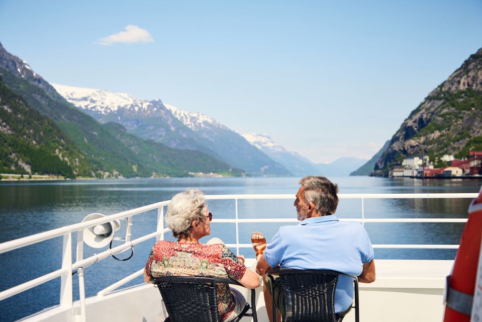 From Lofthus: Hardangerfjord Sightseeing Cruise - Onboard Amenities