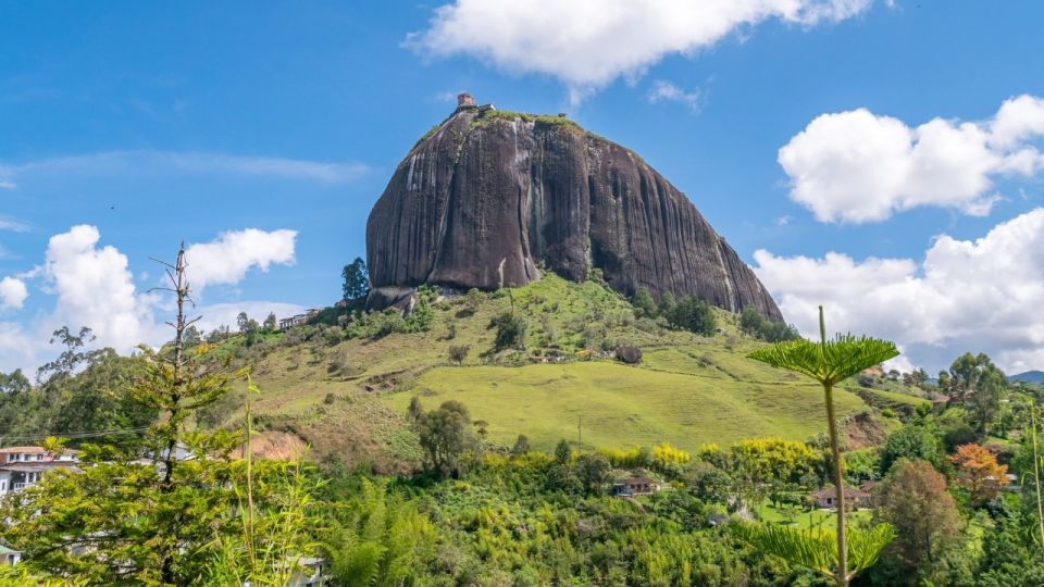 From Medellin: Guatape Lake Boat Tour and El Peñol Rock Hike - Climbing El Peñol Rock