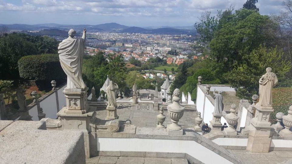 From Porto: Braga and Guimarães Day Trip With Lunch - Discover the Cradle of Portugal