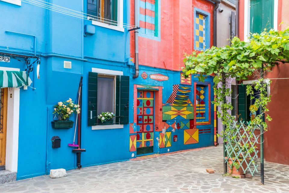 From Venice: Murano & Burano Guided Tour by Private Boat - Important Accessibility Information