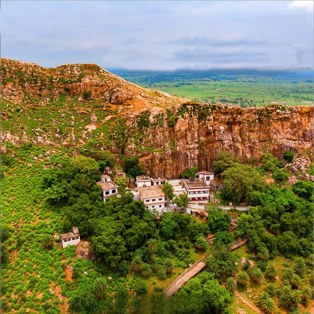 Full Day Bodhgaya Tour With Dungeshwari Cave - Dungeshwari Cave Significance
