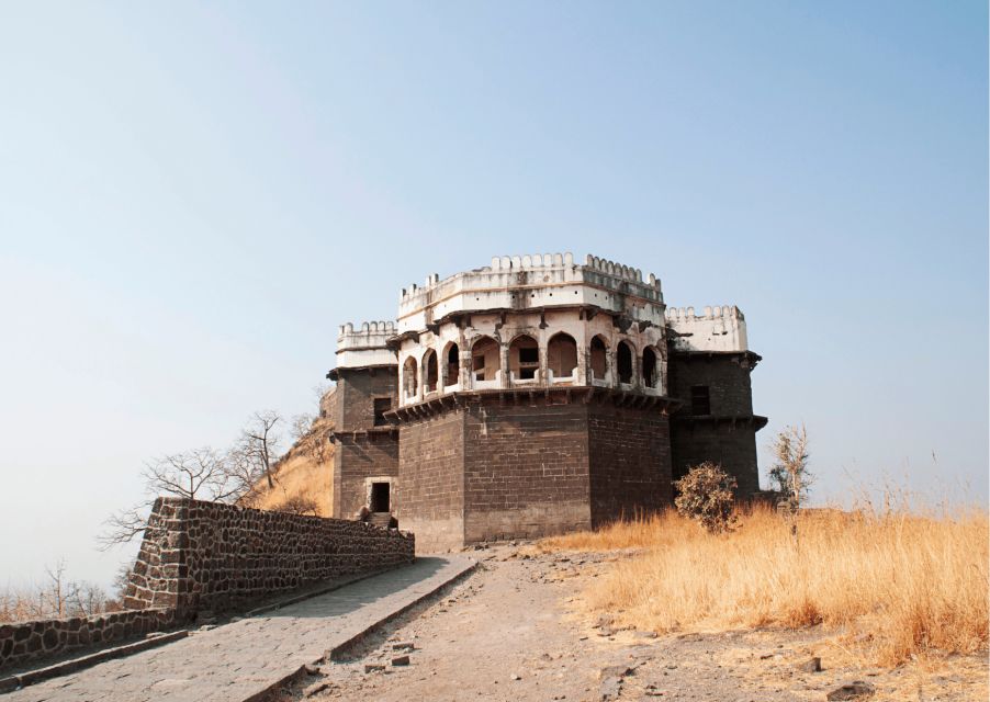 Full Day Trip Ellora Caves & Daulatabad Fort From Aurangabad - Discovering Daulatabad Fort