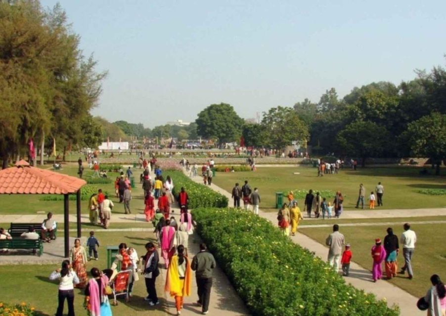 Garden Trails of Chandigarh (Guided Full Day City Tour) - Sukhna Lake Park Visit