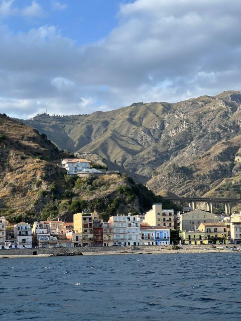 Giardini Naxos Taormina Boat Tour With Sicilian Charcuterie - Highlights