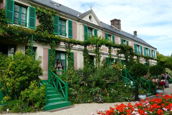 Giverny and Versailles Small Group Day Trip From Paris With Lunch - Visit Monets Home and Gardens