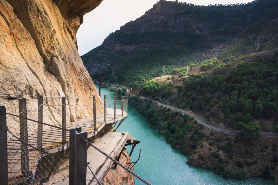 Granada'S Gems & El Caminito Del Rey'S Adventure - Inclusions