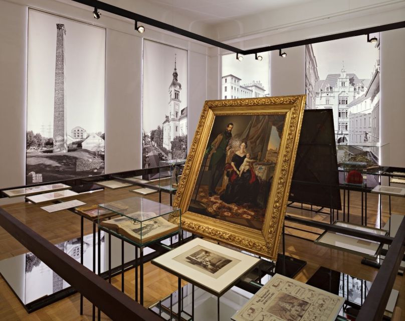 Graz: Wwii-Themed Walking Tour With Graz Museum Option - Key WWII Sites in Graz