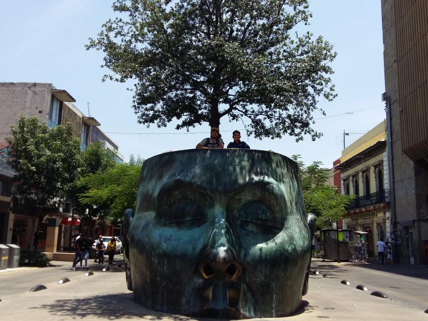 Guadalajara: Culture, Architecture, and Market Walking Tour - Rotonda De Los Jaliscienses Ilustres