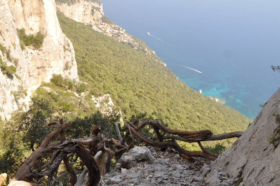 Guided Hike to Cala Mariolu - Group Participation Info