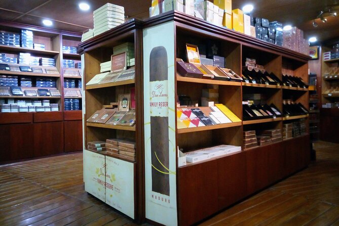 Guided Shopping Tour to WordMart Souvenirs - Round Trip Transport - Common Feedback