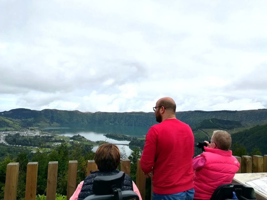 Half-Day Sete Cidades Adapted Van Tour - Group Size and Duration