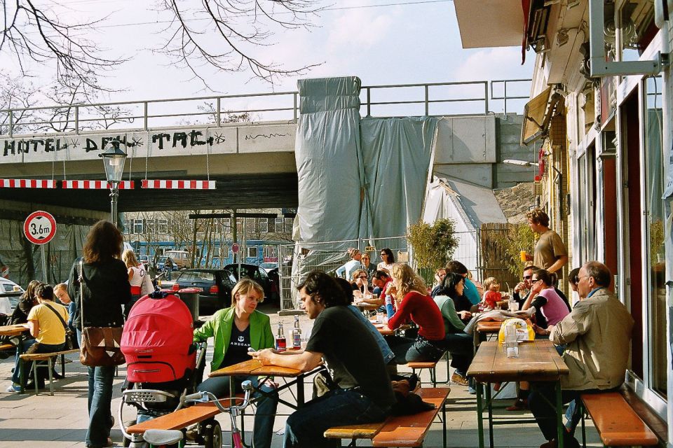 Hamburg: Downtown, Alster & Alternative Areas Bike Tour - Key Attractions