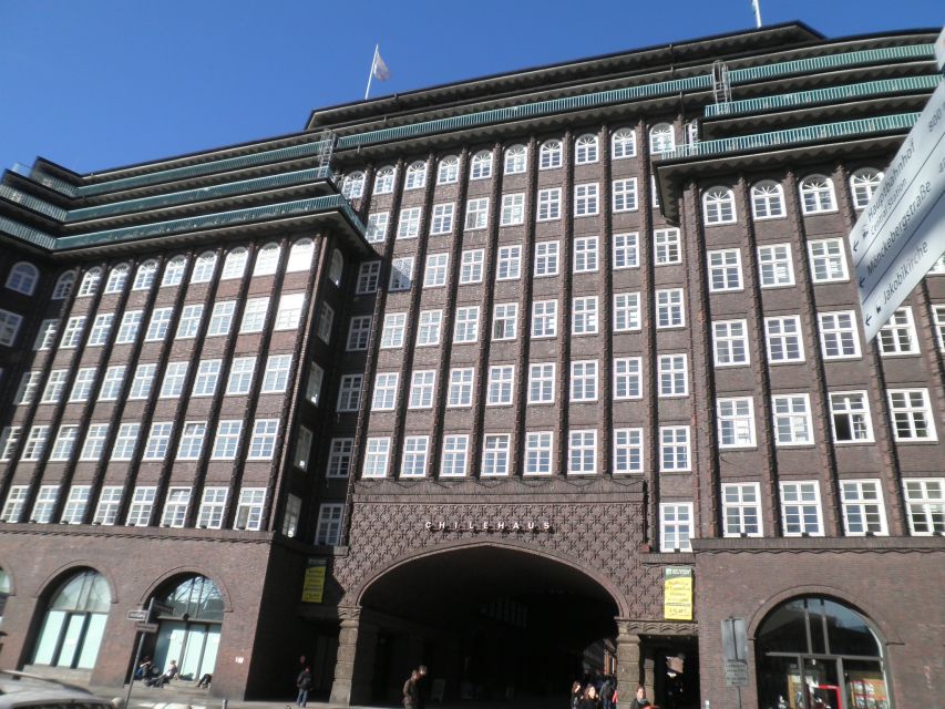 Hamburg: Exclusive Tour by Limousine With Chauffeur - Important Information