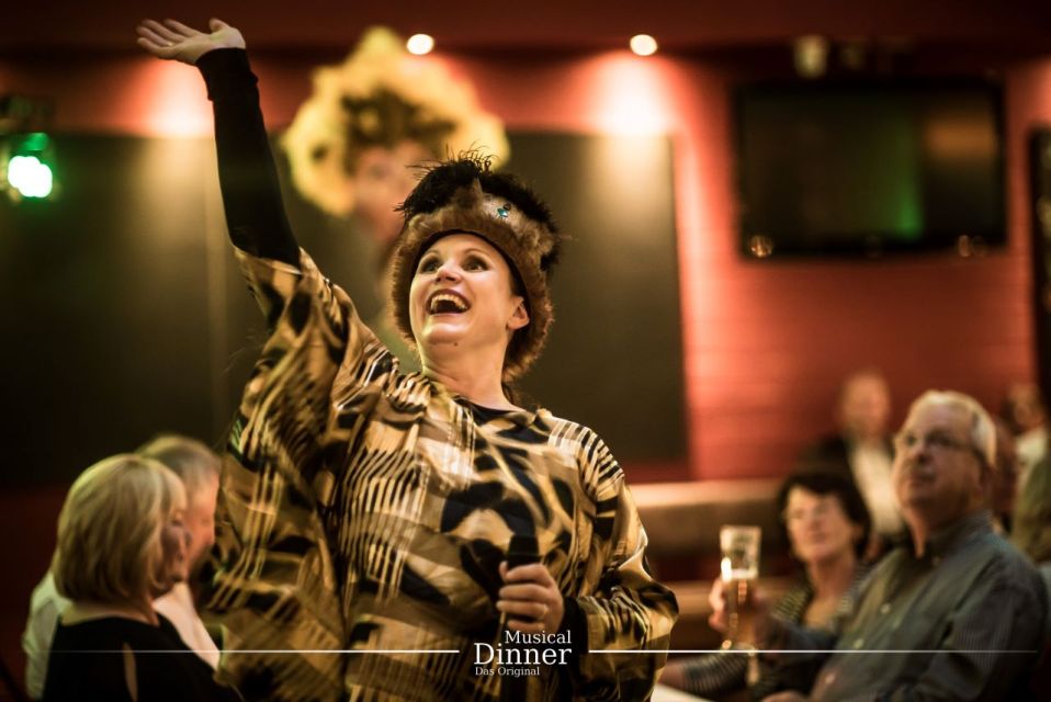 Hamburg: Original Musical Dinner Cruise - What to Expect