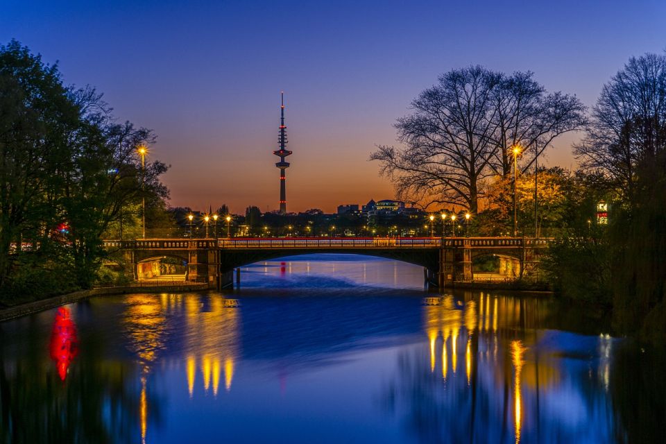 Hamburg: Private Warehouse District & HafenCity Walking Tour - Architectural Insights