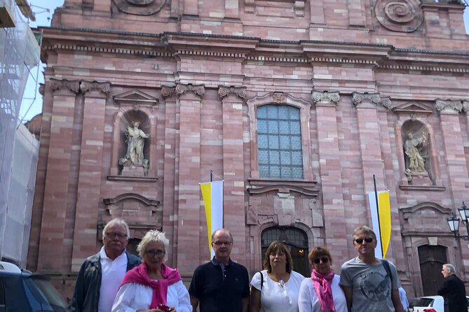 Heidelberg Old Town Tour. - Visiting the Castle Courtyard