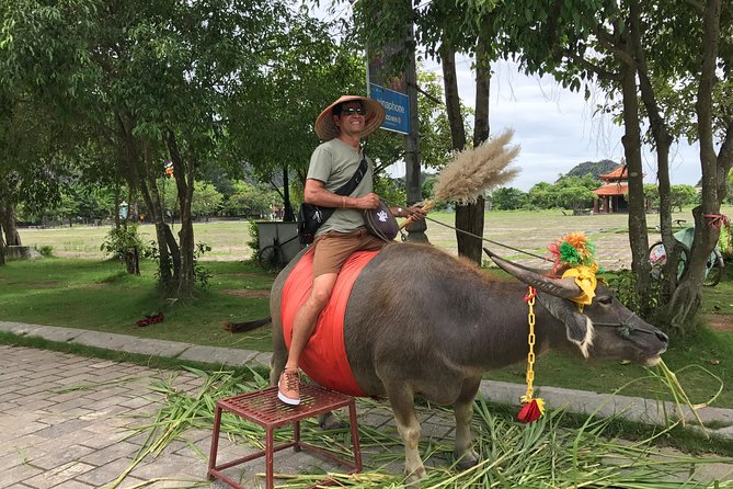 Hoa Lu - Mua Cave - Tam Coc/Trang An - DELUXE Small Group Tour - Included Amenities