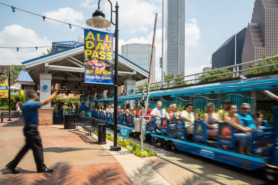 Houston: Downtown Aquarium All Day Pass - Important Visitor Information