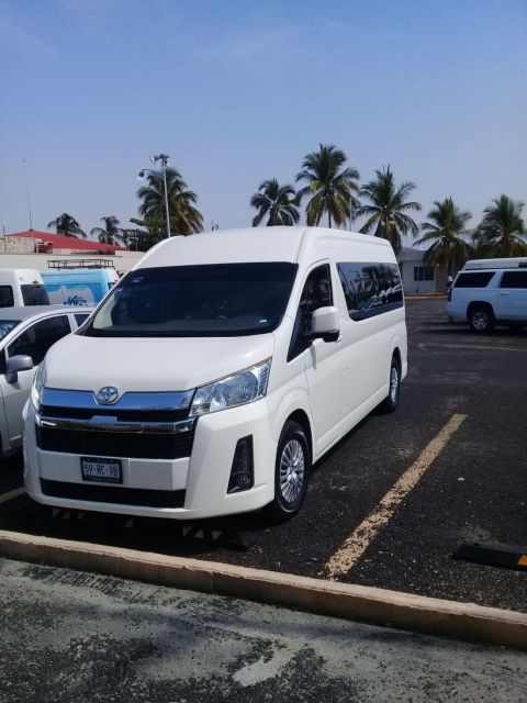 Huatulco: Private Transportation Service To/From the Airport - Comfortable Air-conditioned Vehicles