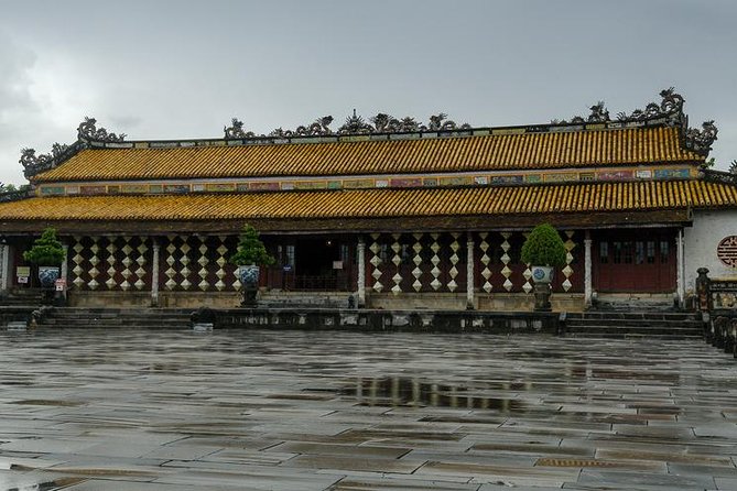 Hue City and The Citadel via Hai Van Pass Daily Small Group Tour - Explore Hue Citadel