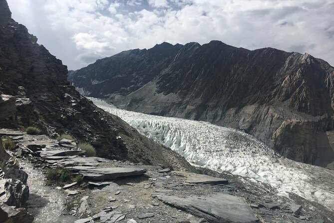Hunza Autumn Tour - Pickup Locations and Schedule