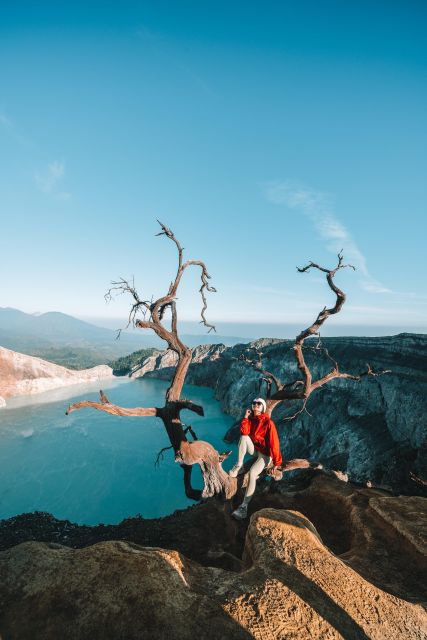 Ijen Crater Adventure, and Breathtaking Views in One Day - Gear and Equipment