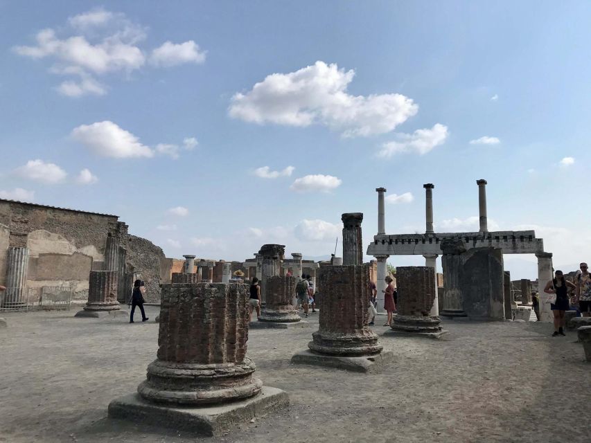 Immersion in Pompeii: Captivating Trip! - Professional Guide Expertise