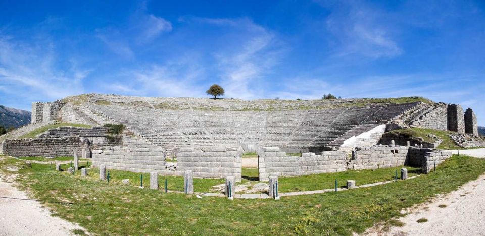 Ioannina: Dodoni Theater & Archaeological Museum Tour - Exhibition Highlights