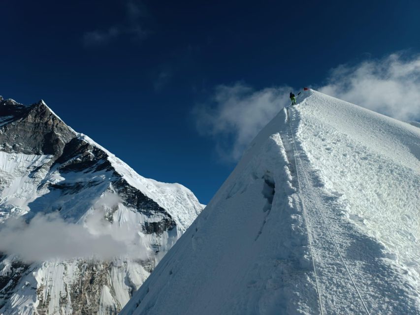 Island Peak Climbing - 13 Days - Inclusions and Support