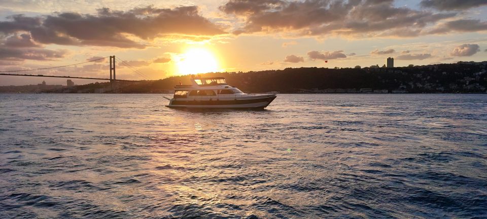 Istanbul: Bosphorus Sunset Cruise With Snacks and Drinks - Participant Information