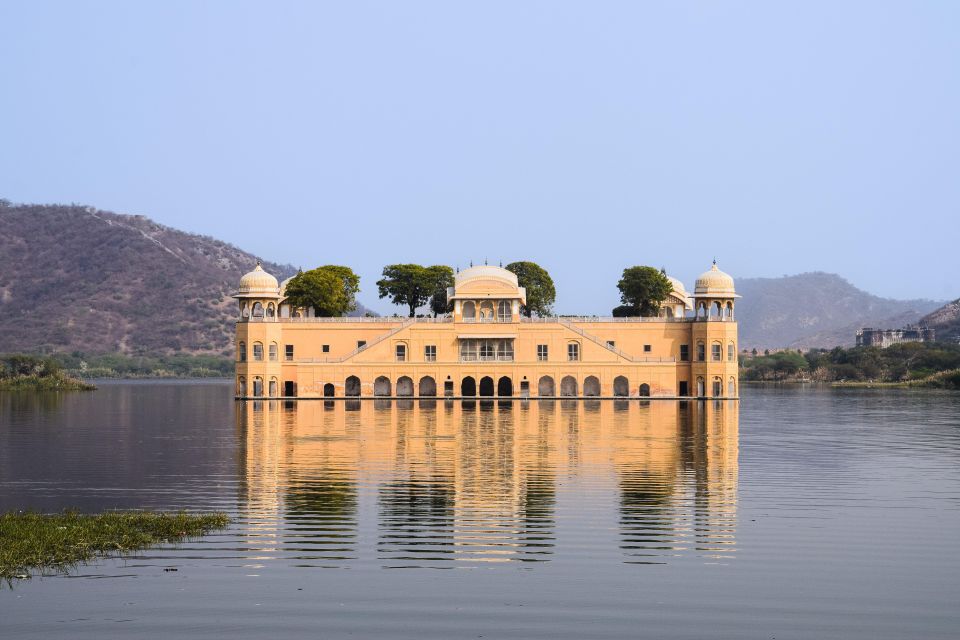 Jaipur: Full Day City Tour by Car With Guide - Guided Tour Details