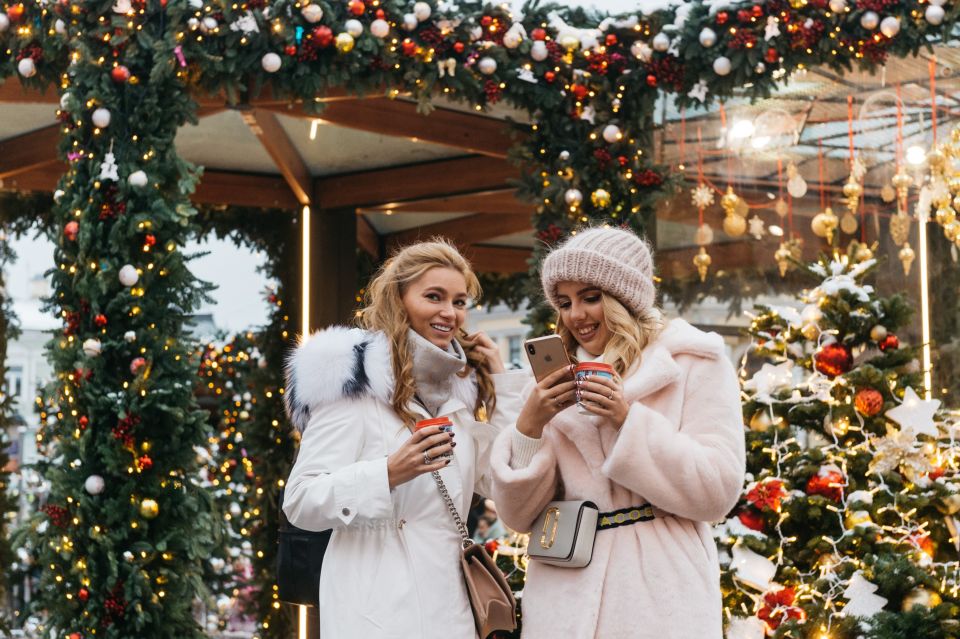 Kaprun: Magical Christmas Tour - Festive Activities and Delicacies