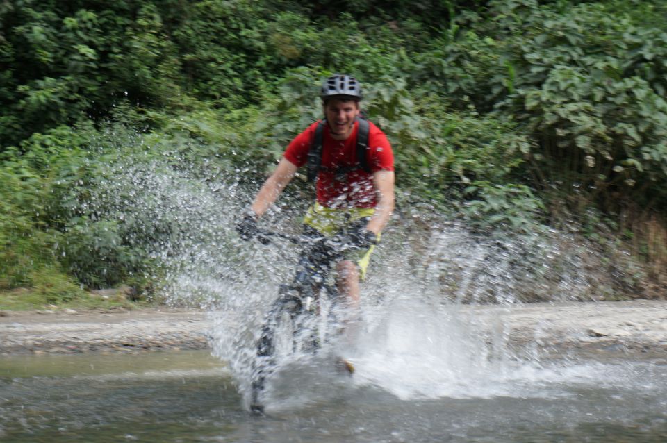 La Paz: Mountain Bike Down the World's Most Dangerous Road - Wildlife Encounters at Senda Verde