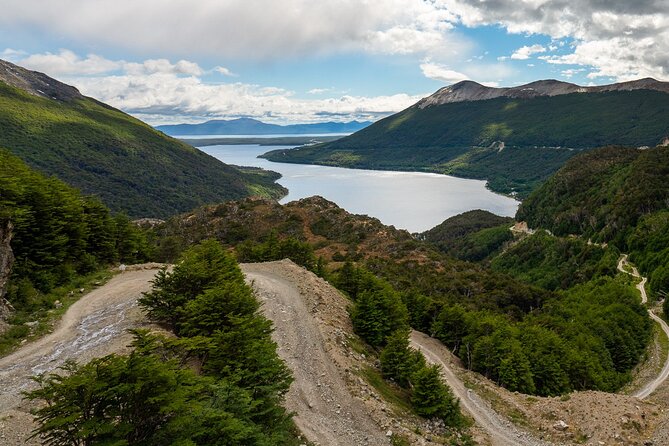 Lakes District 4x4 Full-Day Tour With Lunch From Ushuaia - What to Expect